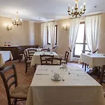 Di Montegiove Πανδοχείο